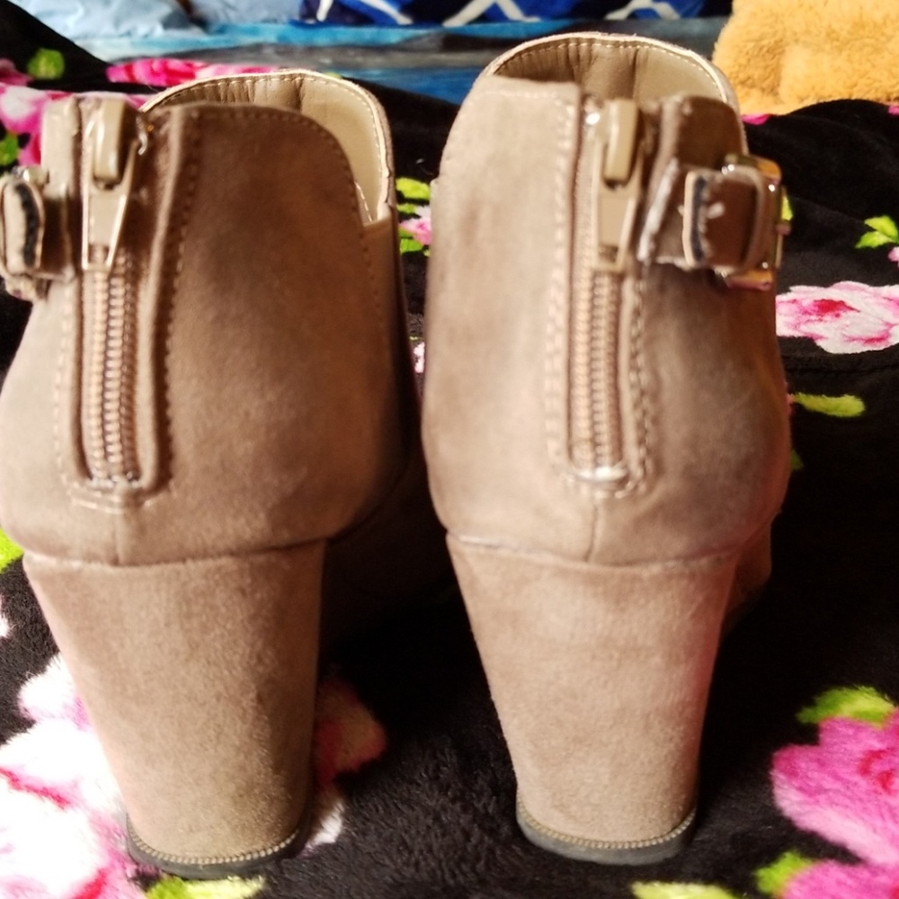 Ankle Bootie - Picture 2 of 3